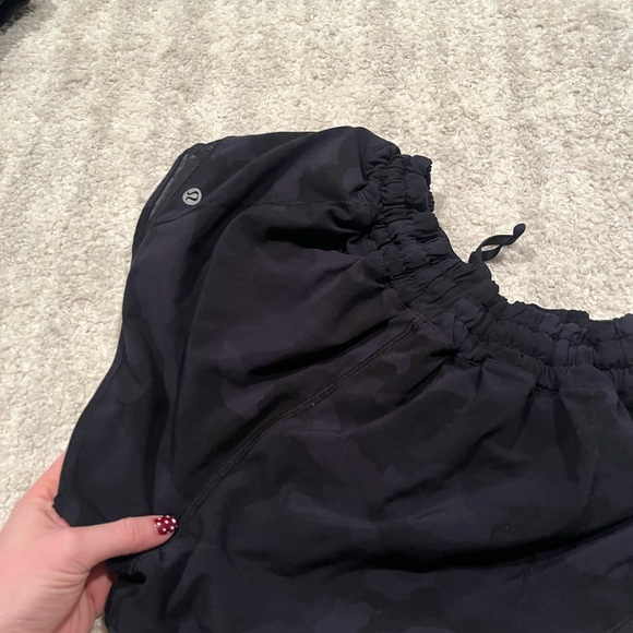 Lululemon hotty hot shorts - Picture 3 of 5